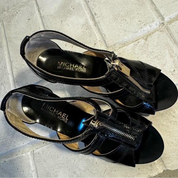 Michael Kors Front Zip Strappy Sandals, Black Patent, 6.5M US - Picture 3 of 13